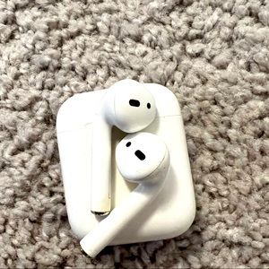 Apple AirPods (2nd gen)
